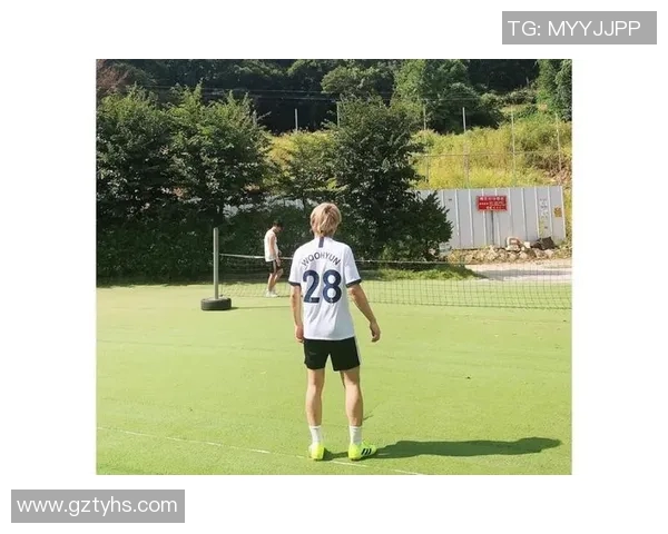 当足球明星的光环过于耀眼时他们的生活与挑战 当足球明星的光环过于耀眼时他们的生活与挑战