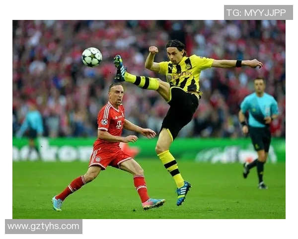 足球明星挥手瞬间集锦全景展示与背后故事分享 足球明星挥手瞬间集锦全景展示与背后故事分享